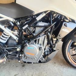 2022 KTM 390 Duke Duke White