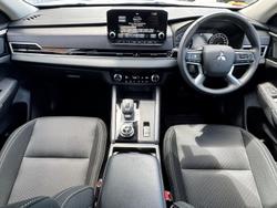 2022 Mitsubishi Outlander LS