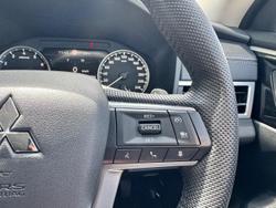 2022 Mitsubishi Outlander LS