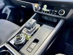 2022 Mitsubishi Outlander LS