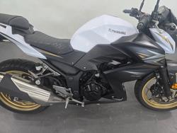 2016 Kawasaki Z300 ABS SE (LAMS) WHITE/GOLD SE