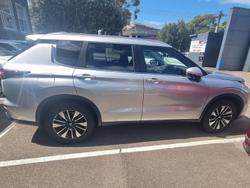 2025 Mitsubishi Outlander LS