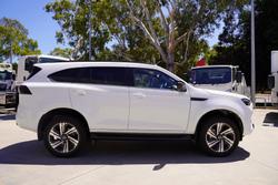 2025 Isuzu MU-X LS-T