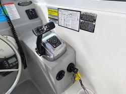 2005 Trophy 2502 WALKAROUND