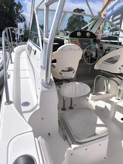 2005 Trophy 2502 WALKAROUND