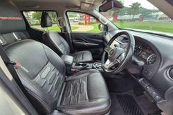 2022 Nissan Navara PRO-4X Warrior D23 MY22 4X4 Dual Range White Pearl