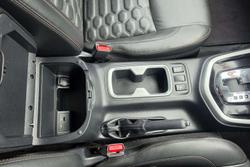 2021 Nissan Navara ST-X