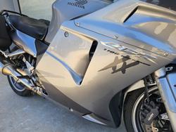 2006 Honda CBR1100XX (SUPER BLACKBIRD) Silver
