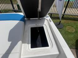 2014 Rinker Captiva 186 BR