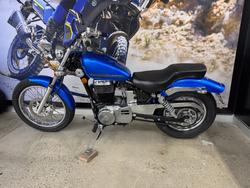2015 Suzuki BOULEVARD S40 BLUE