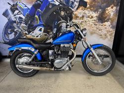 Suzuki Boulevard S40