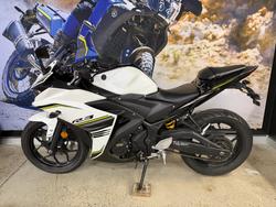 2017 Yamaha YZF-R3 BLUE