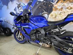 2025 Yamaha YZF-R1 BLUE