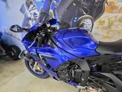 2025 Yamaha YZF-R1 BLUE