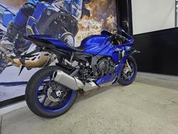 2025 Yamaha YZF-R1 BLUE