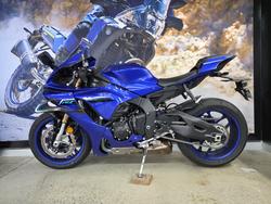 2025 Yamaha YZF-R1 BLUE