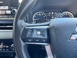 2022 Mitsubishi Outlander ES