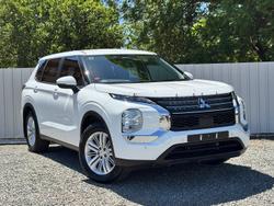 2022 Mitsubishi Outlander ES