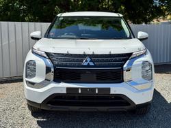 2022 Mitsubishi Outlander ES