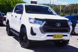2023 Toyota Hilux SR