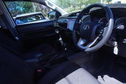 2023 Toyota Hilux SR