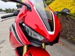 2017 Honda CBR1000RR (FIREBLADE) Red