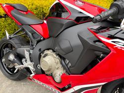 2017 Honda CBR1000RR (FIREBLADE) Red