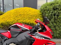 2017 Honda CBR1000RR (FIREBLADE) Red