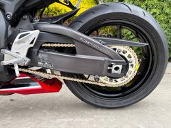 2017 Honda CBR1000RR (FIREBLADE) Red