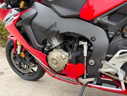 2017 Honda CBR1000RR (FIREBLADE) Red