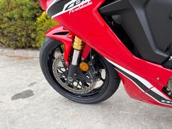 2017 Honda CBR1000RR (FIREBLADE) Red