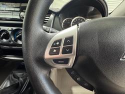 2015 Mitsubishi Triton GLX