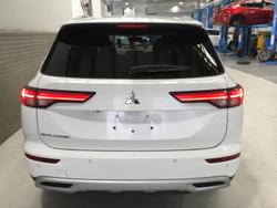 2023 Mitsubishi Outlander LS