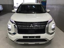 2023 Mitsubishi Outlander LS