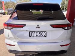 2024 Mitsubishi Outlander Black Edition