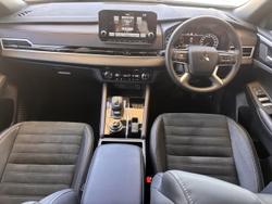 2024 Mitsubishi Outlander Black Edition