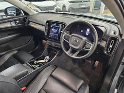 2023 Volvo XC40 Ultimate B5 Dark