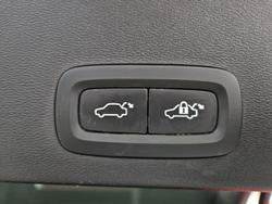 2023 Volvo XC40 Ultimate B5 Dark