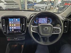 2023 Volvo XC40 Ultimate B5 Dark