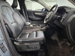 2023 Volvo XC40 Ultimate B5 Dark