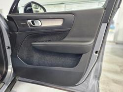 2023 Volvo XC40 Ultimate B5 Dark