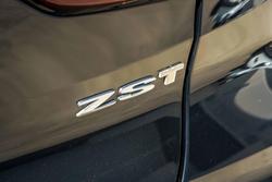 2021 MG ZST Essence
