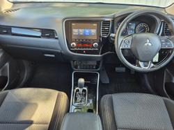 2021 Mitsubishi Outlander ES