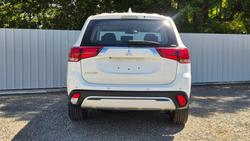 2021 Mitsubishi Outlander ES