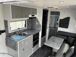 2019 Regent Discoverer 17'