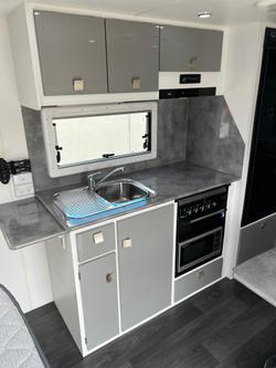 2019 Regent Discoverer 17'