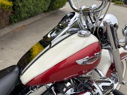 2011 HARLEY-DAVIDSON FLSTN SOFTAIL DELUXE RED/WHITE