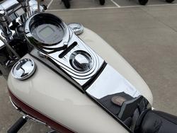 2011 HARLEY-DAVIDSON FLSTN SOFTAIL DELUXE RED/WHITE