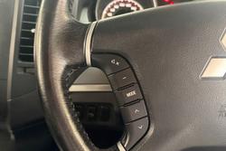 2014 Mitsubishi Pajero VR-X