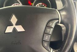 2014 Mitsubishi Pajero VR-X